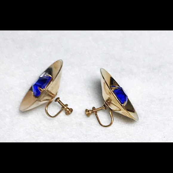 Vintage Gold Earrings Cone Shape with Cobalt Center Glass Bead Screw On Closure - Picture 2 of 3